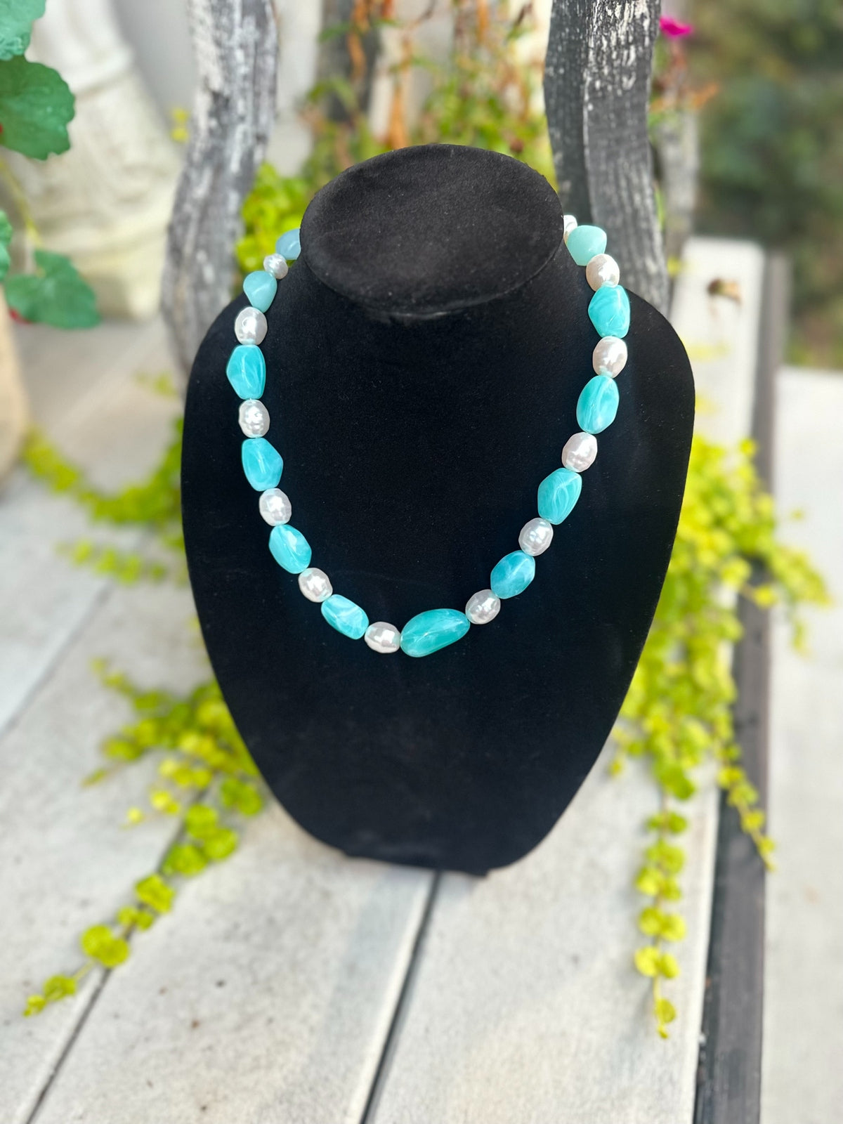 Turquoise and pearl beaded necklace