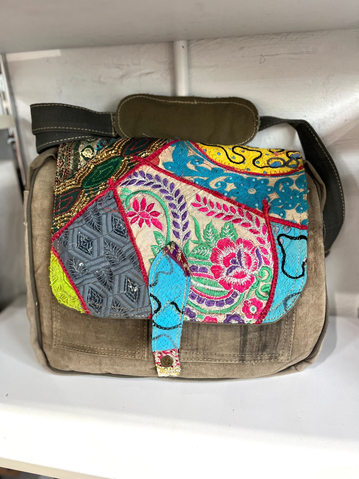 Vintage Addiction Bohemian Patchwork Messenger Bag