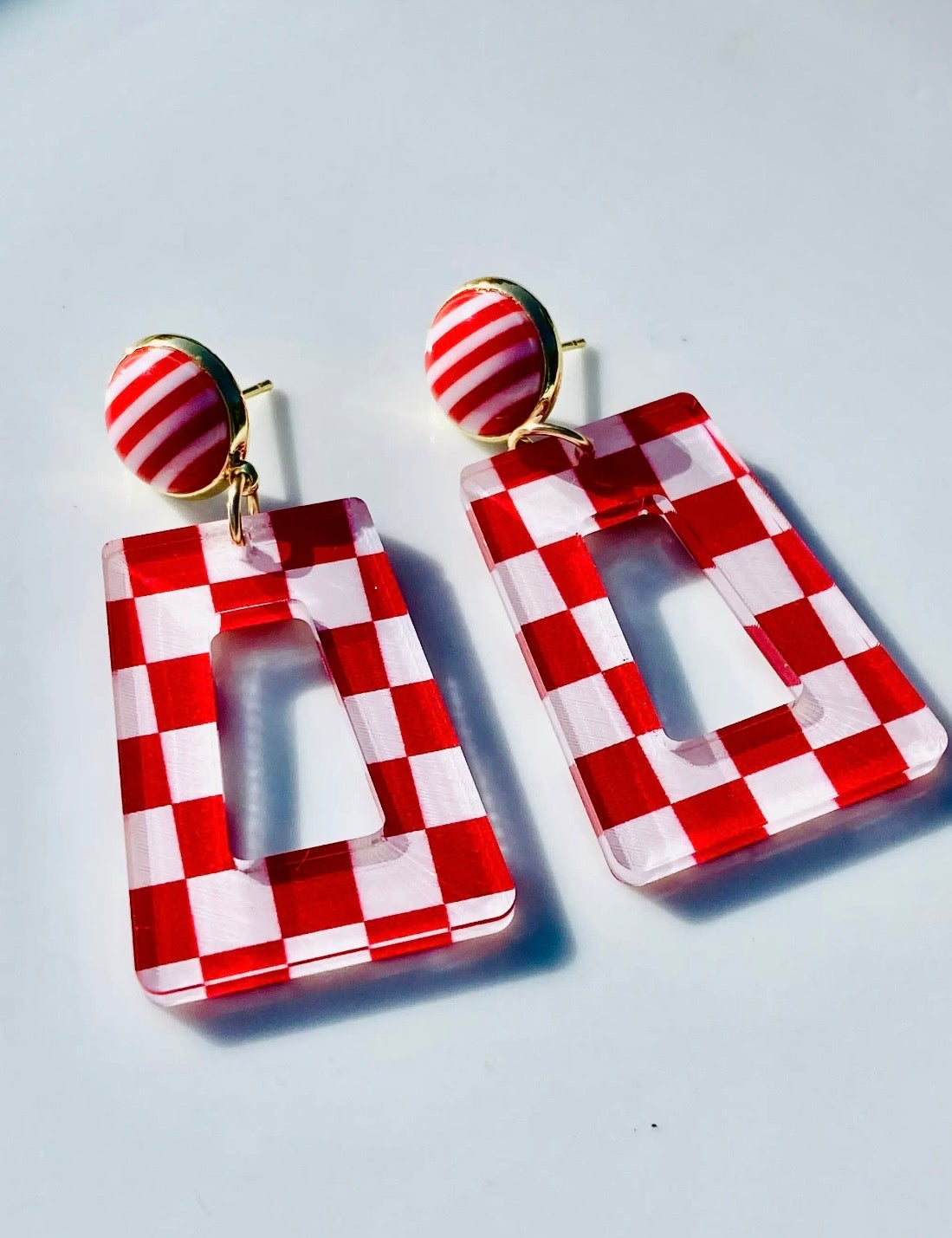 Retro Checkered Chic Acrylic
Dangle Earrings- Red & White