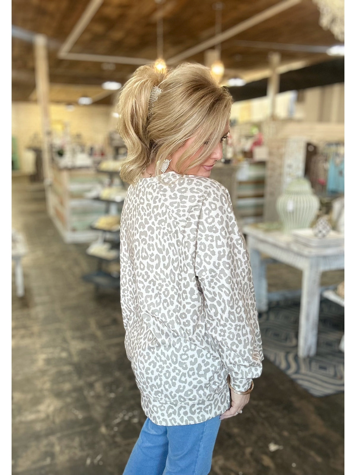 Riley French Terry Pullover in Bella Leopard