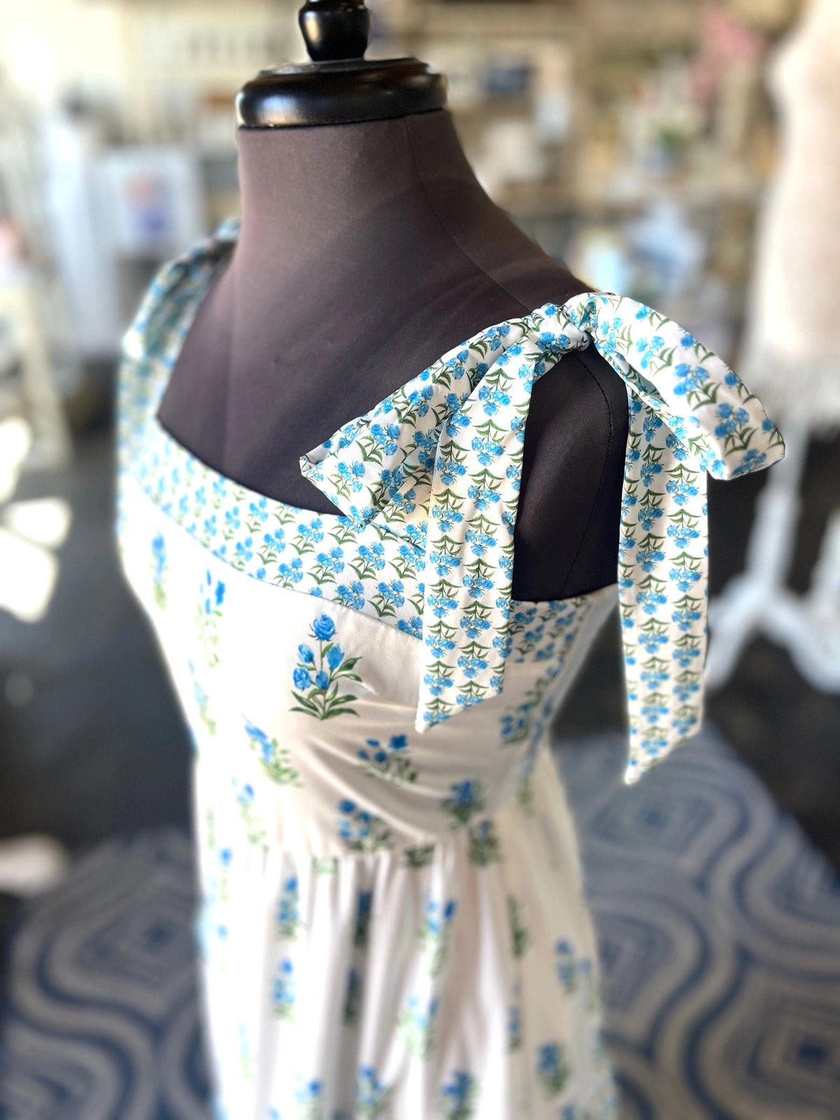 Willow Grace Midi Dress