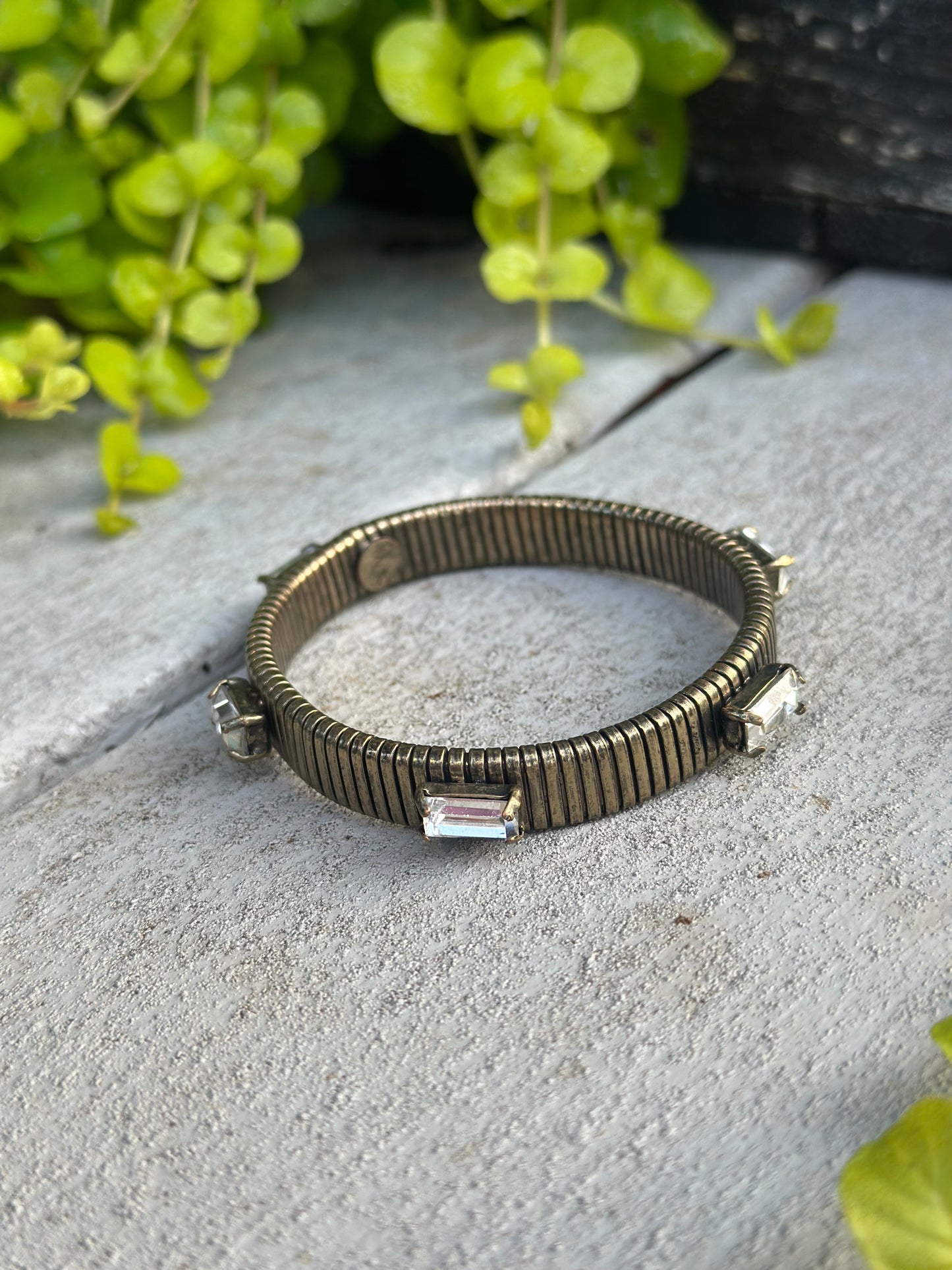 Vintage style ribbed crystal bracelet