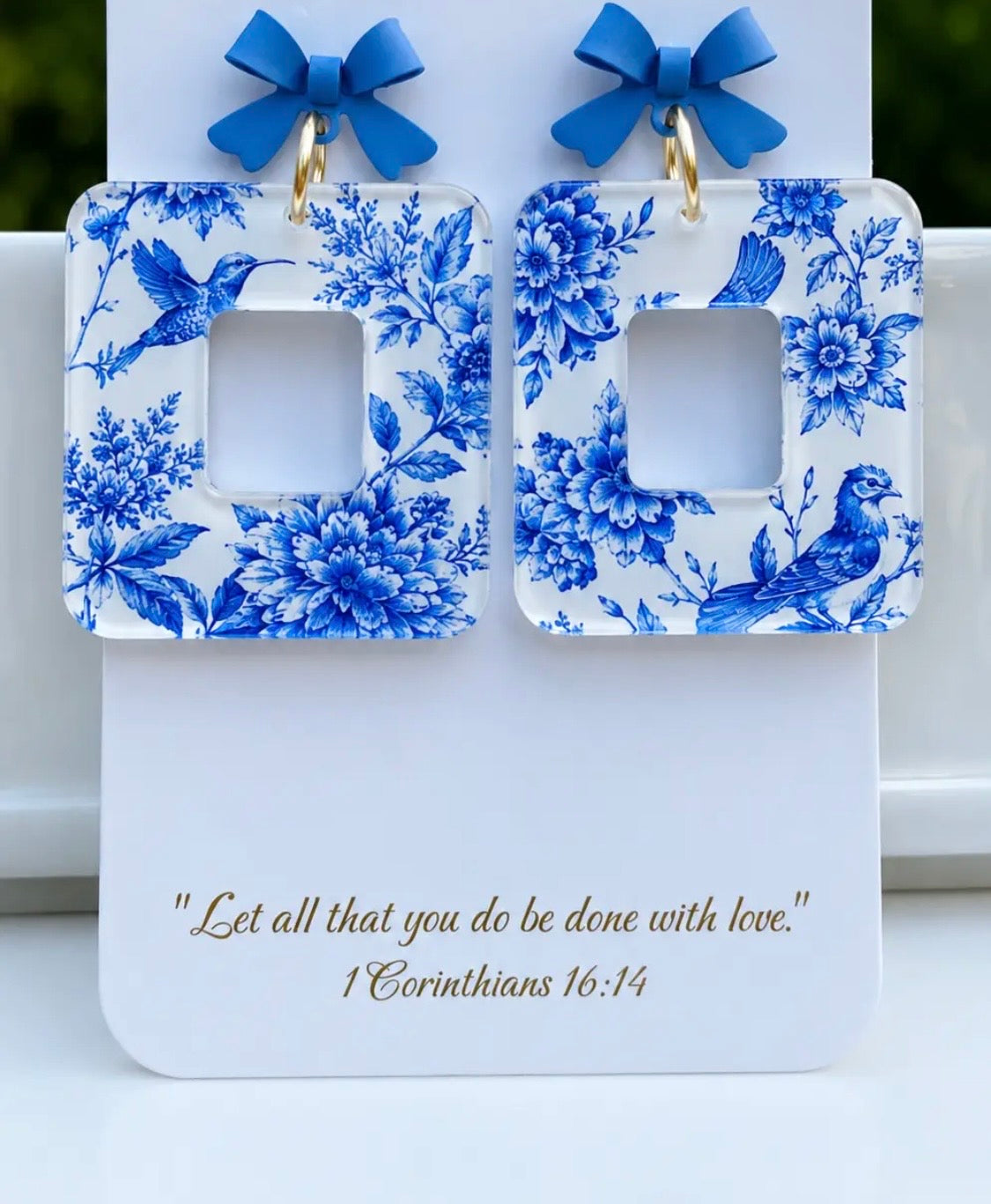 Blue Chinoiserie Floral Square
Acrylic Earrings Bow Studs