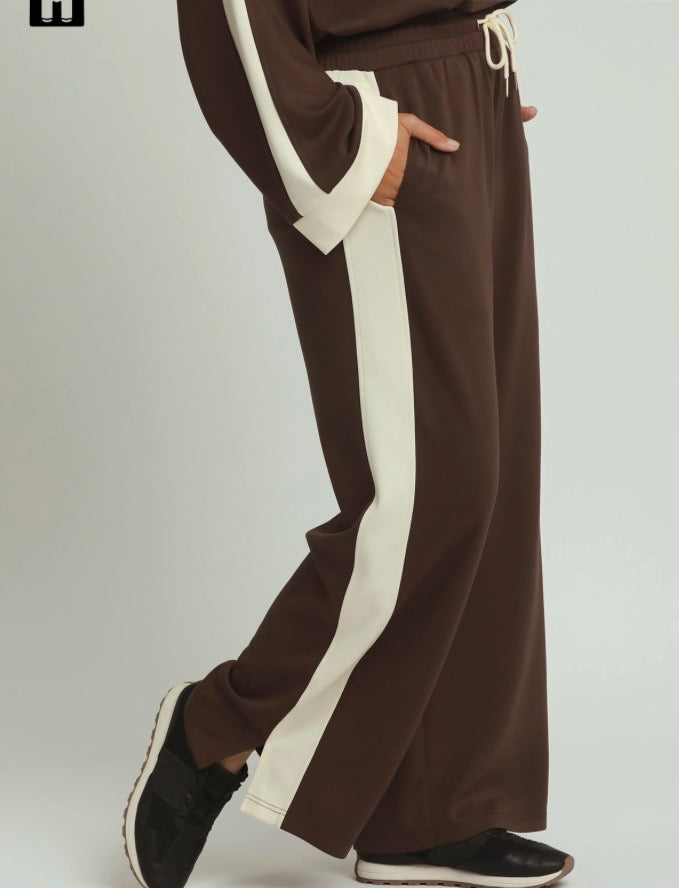 Coco Brown LUXEKNIT Colorblock Crewneck
Raglan Sleeve Top & Pant Set