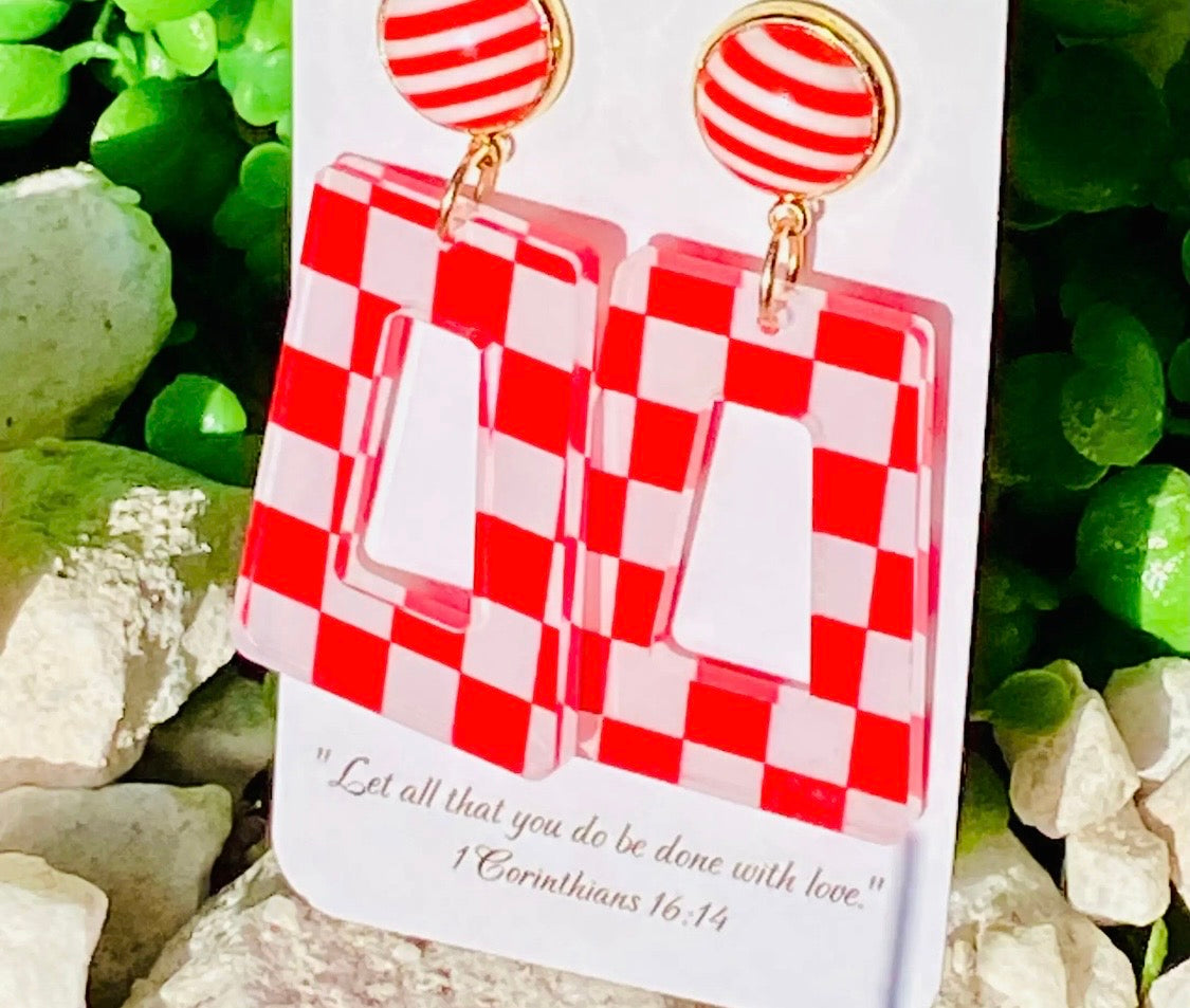 Retro Checkered Chic Acrylic
Dangle Earrings- Red & White