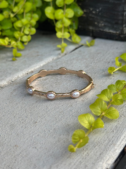 Gold, scallop, pearl bracelet