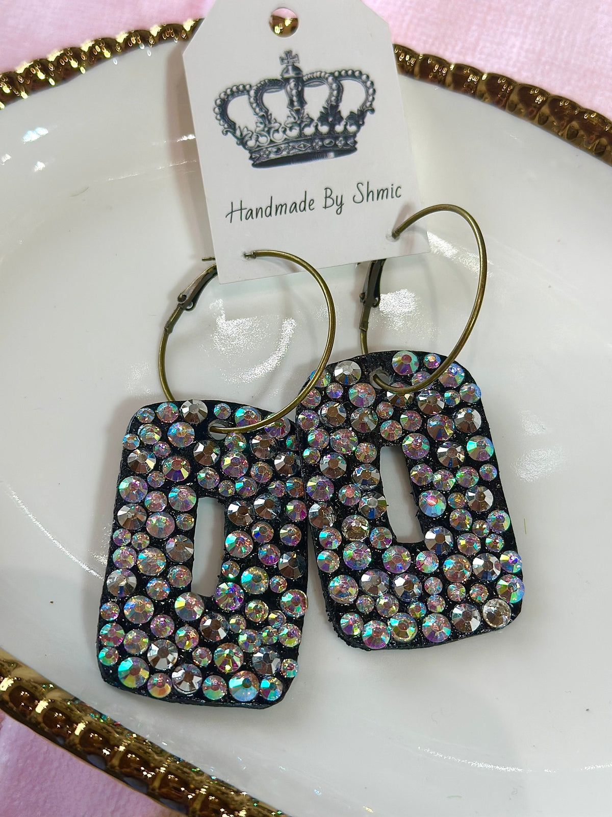 Keyhole Dangle