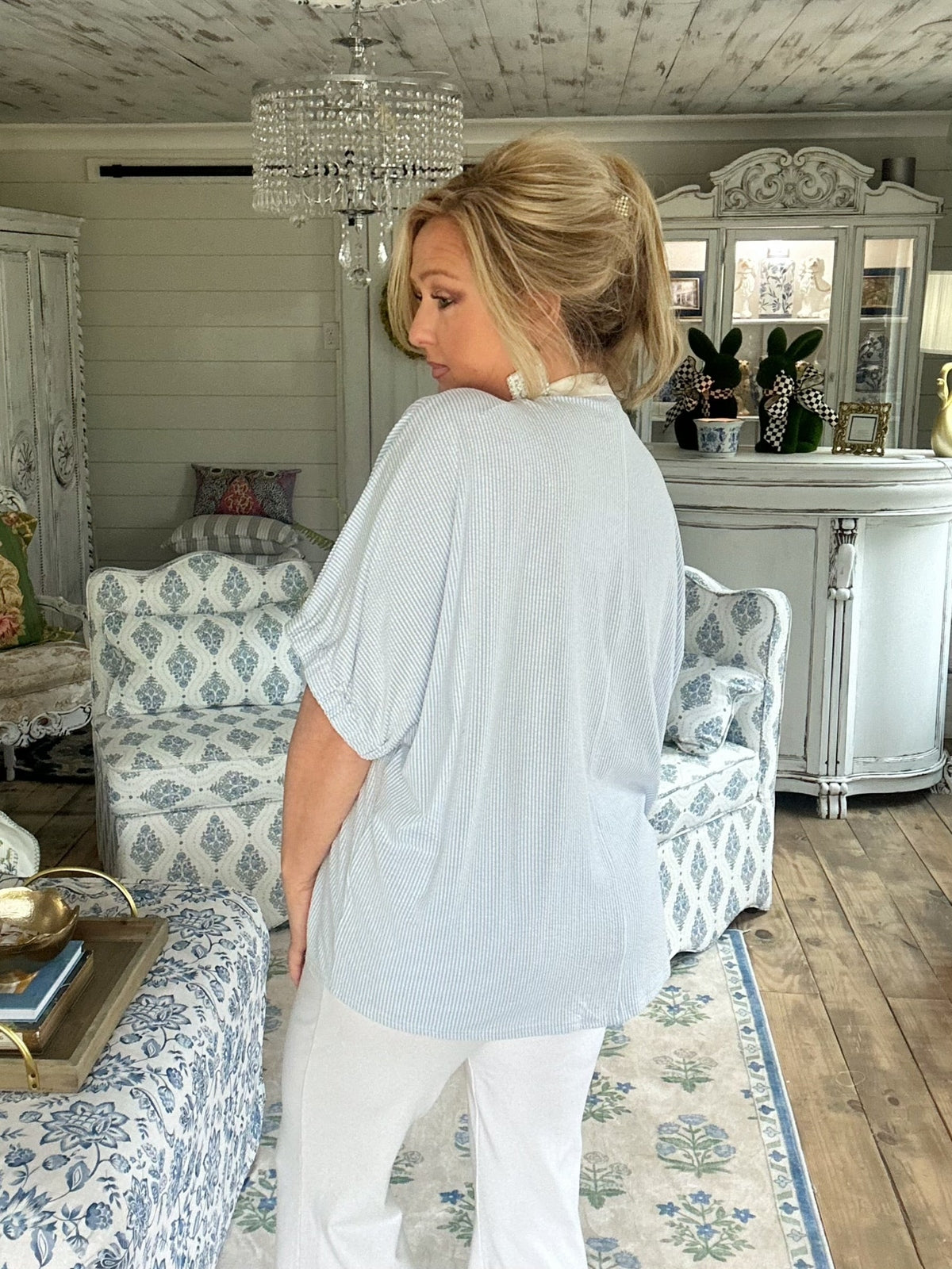 Blue Contrast Collar V-Neck Top