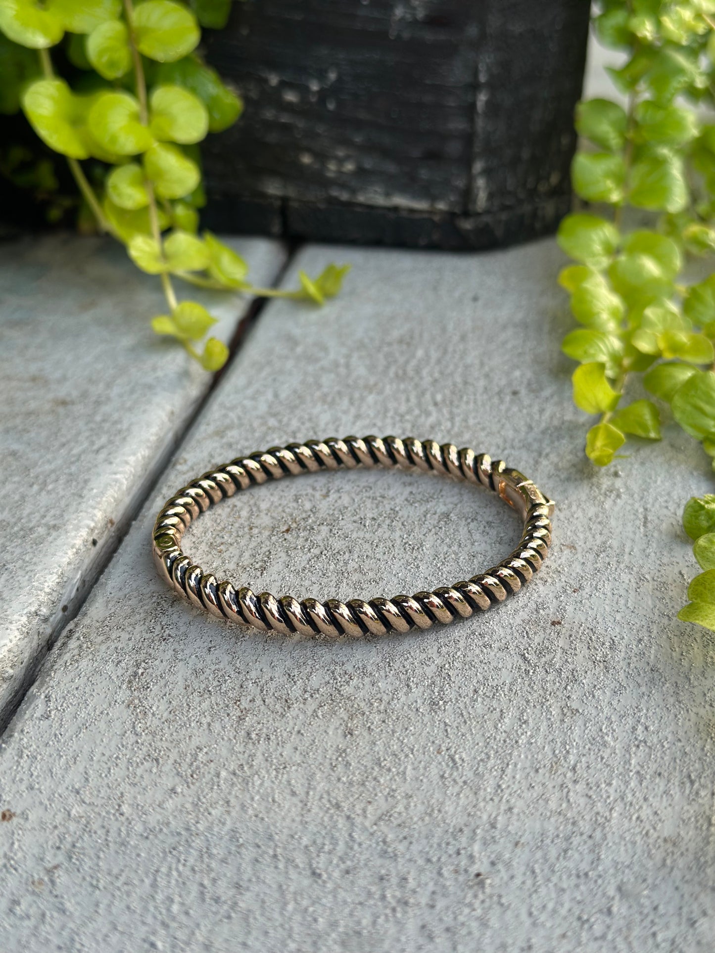 Gold twisted rope bangle