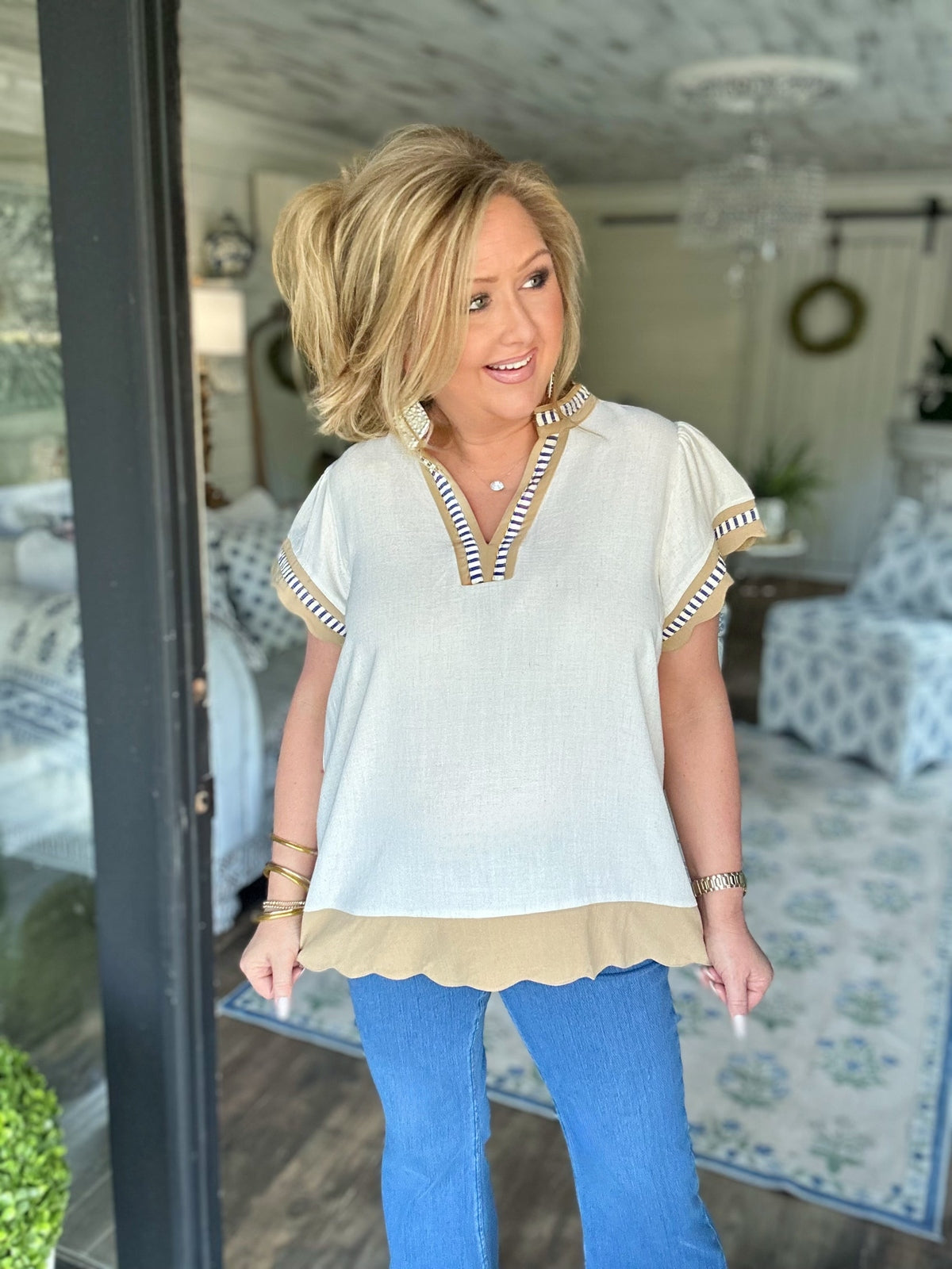 Oatmeal contrast scallop trim top
